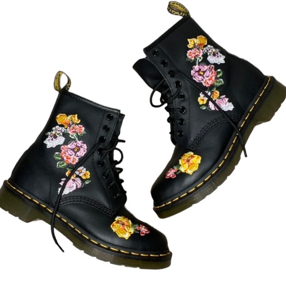 Dr. Martens Shoes - Dr. Marten’s 1460 Vonda II Black Softy T Women’s Size 7 US 8-Eye Combat Boot